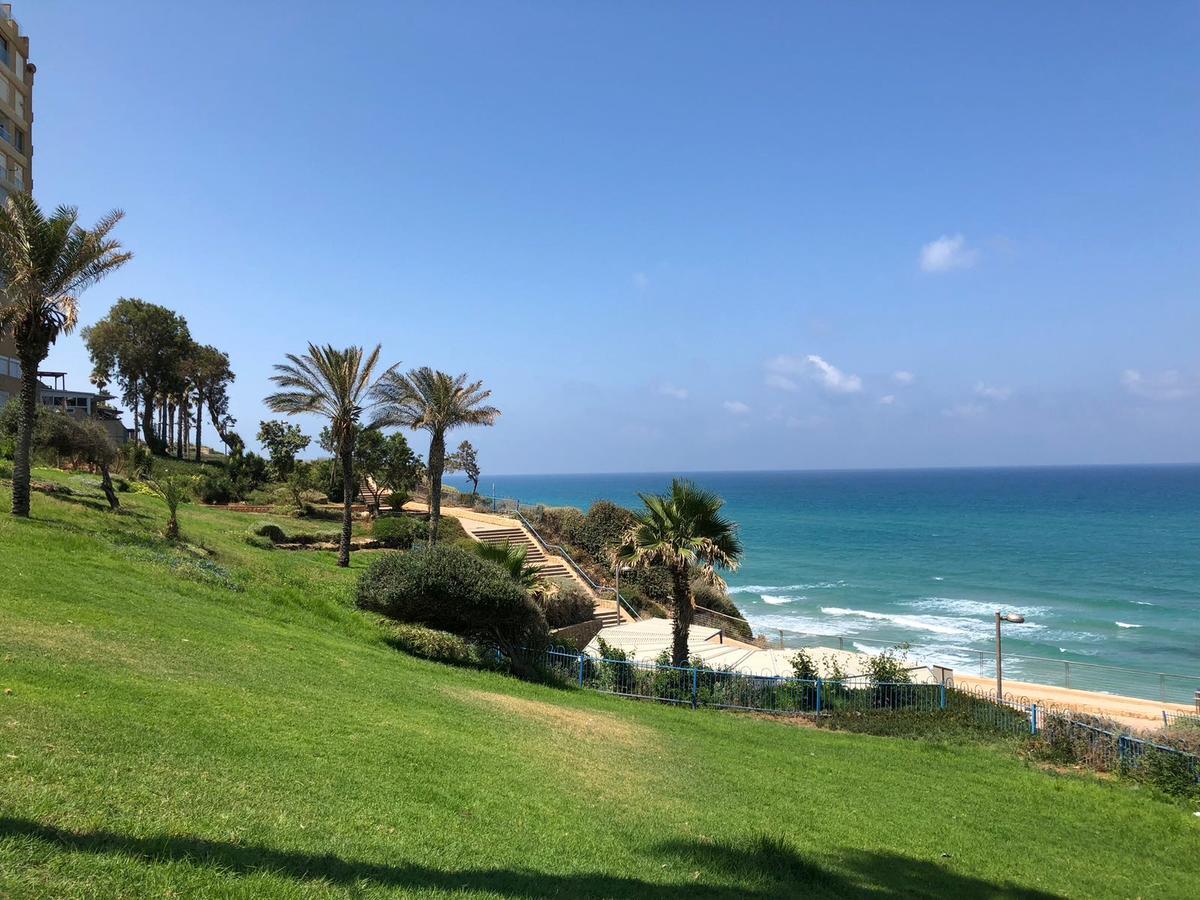 Royal Sea Studio Netanya Exterior photo